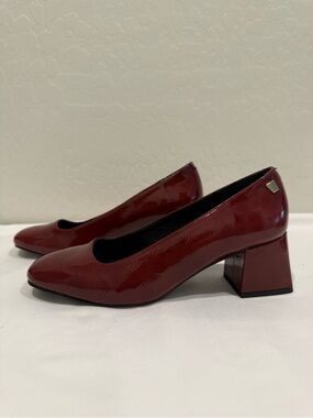JB MARTIN Virginia Varnish Bordeaux Patent Block Heel Pumps Size 37 NWOB